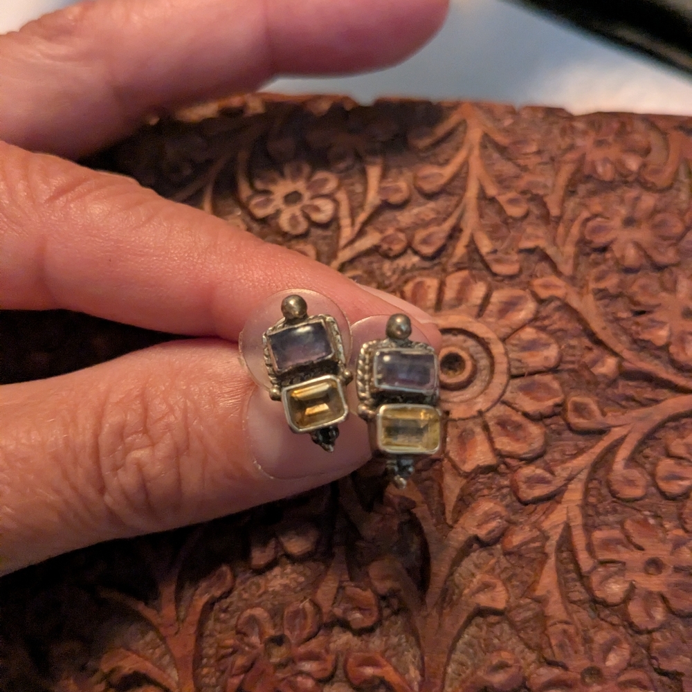 Vintage Style Light amethyst and citrine stone earrings.